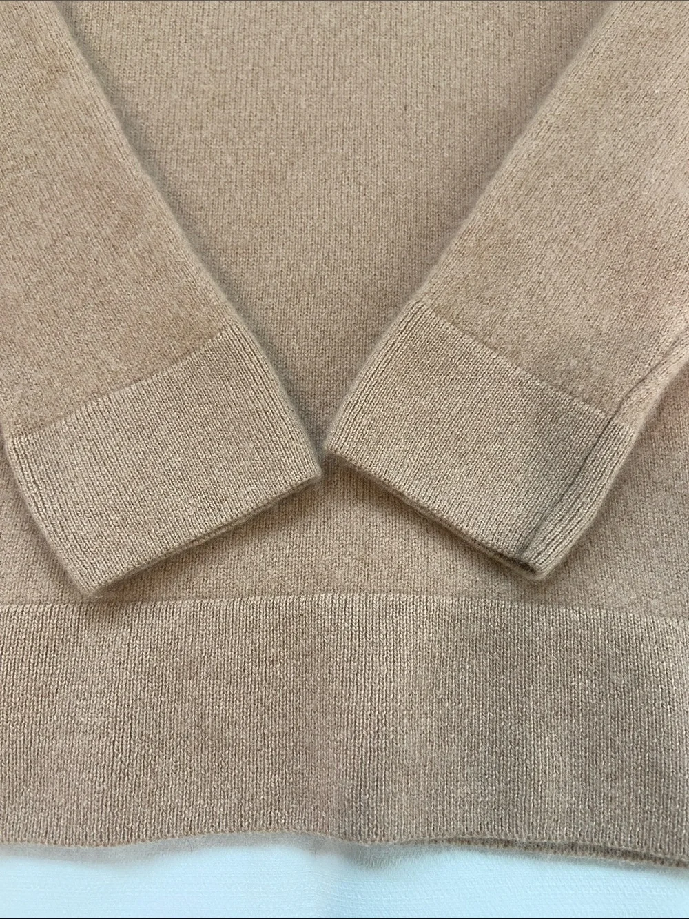 Neiman Marcus Camel Turtleneck 100%-Cashmere Sweater. Size M